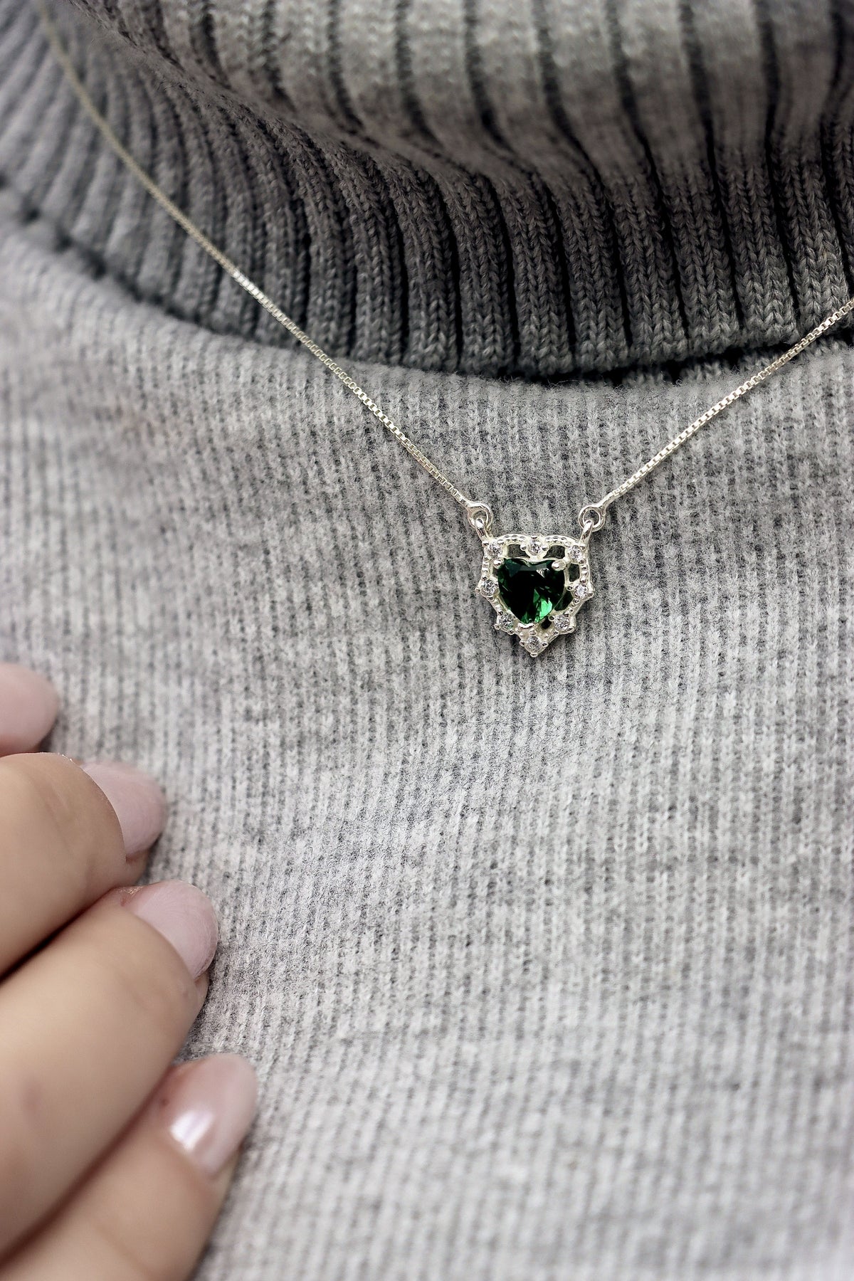 CRISLAINE EMERALD NECKLACE