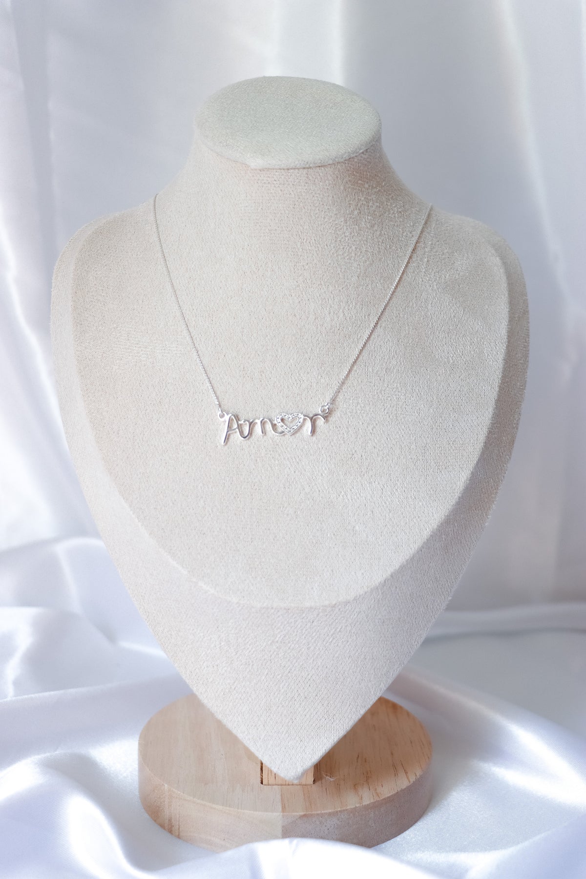 AMOR NECKLACE