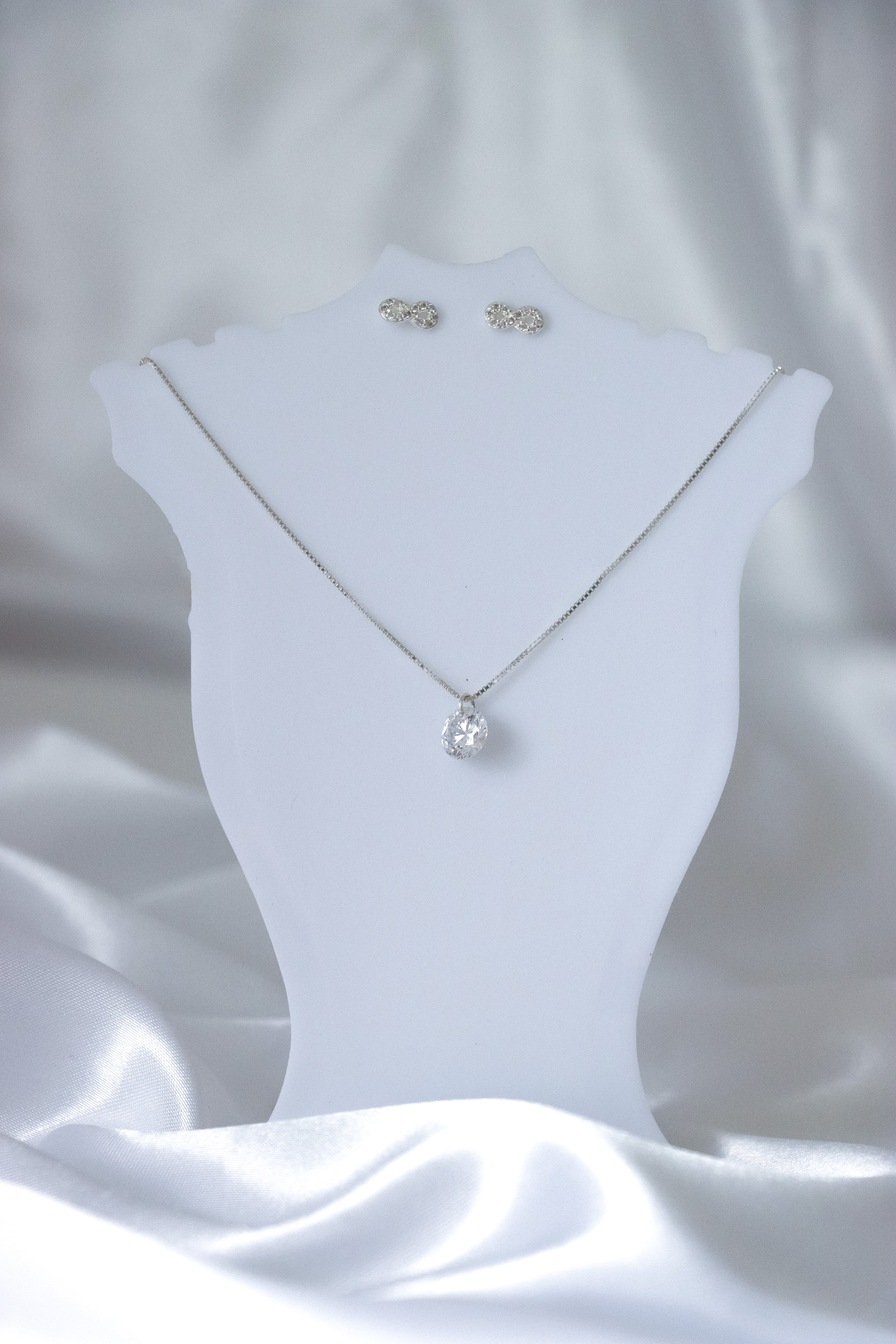 CRYSTAL PENDANT INFINITY SET