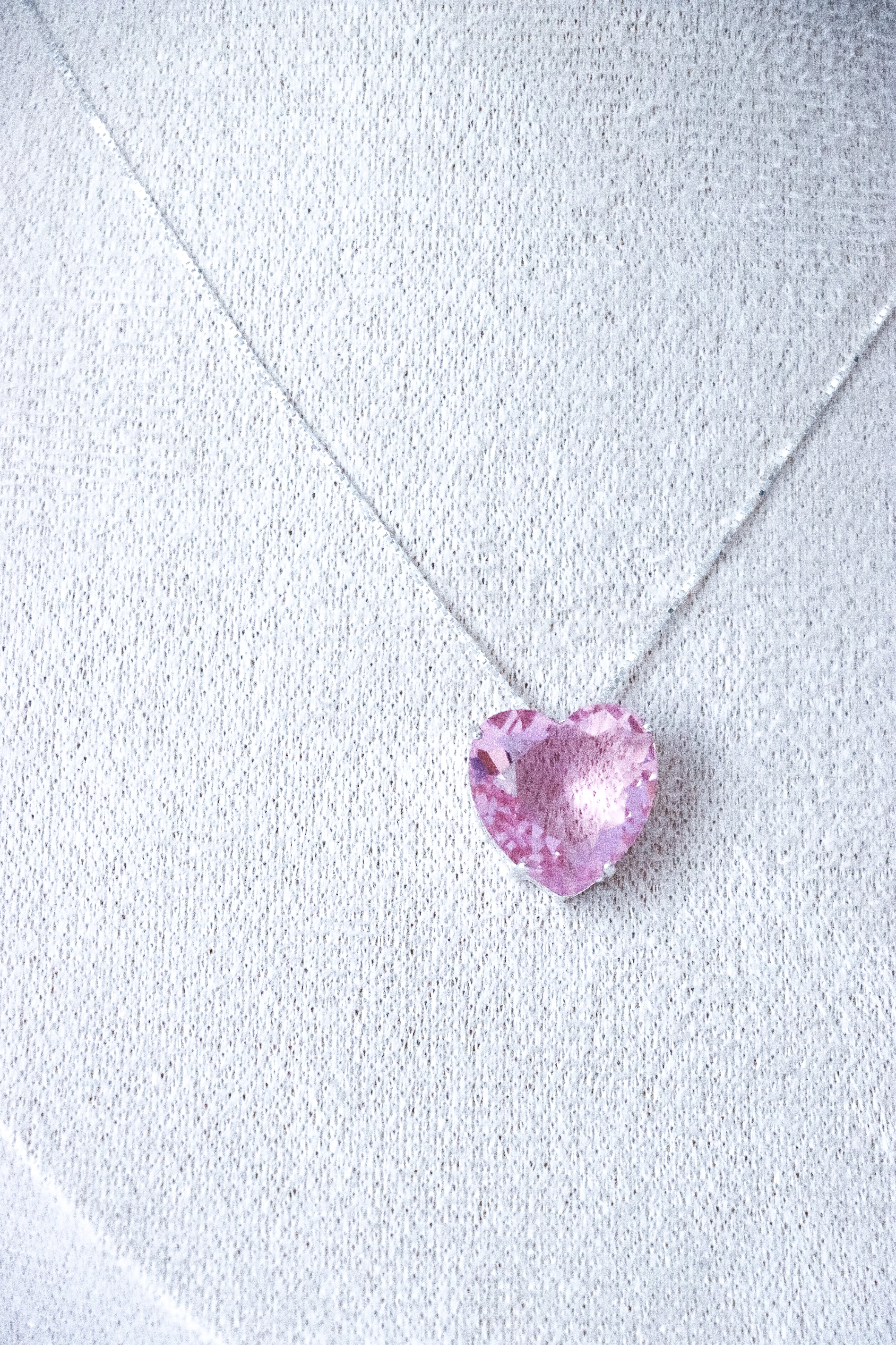 ROSE QUARTZ HEART NECKLACE