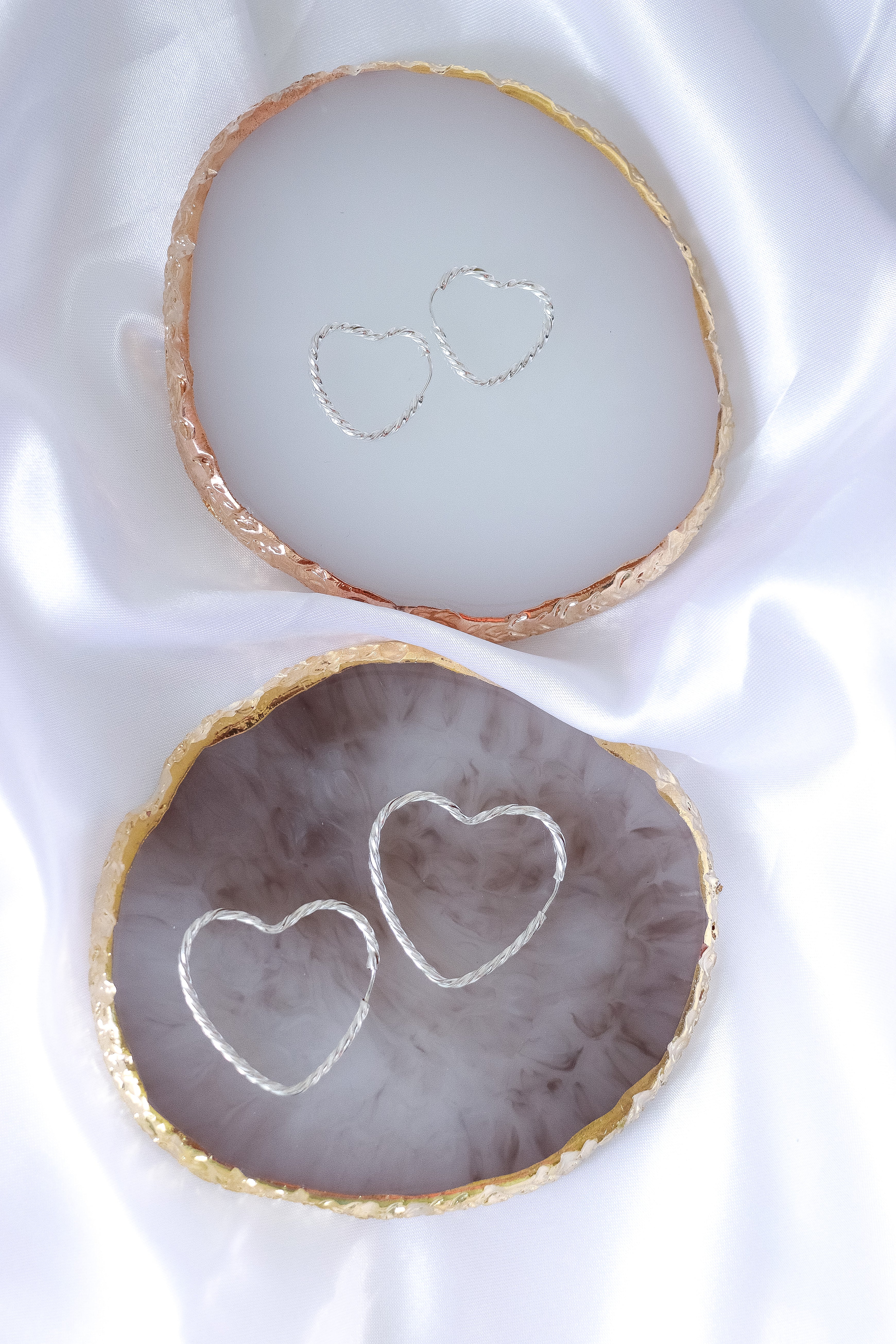 CLASSIC HOOP HEART EARRINGS 18MM